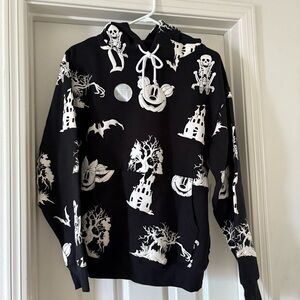New with tags - Disney - Mickey & Minnie Mouse Halloween Glow-in-the-Dark Hoodie